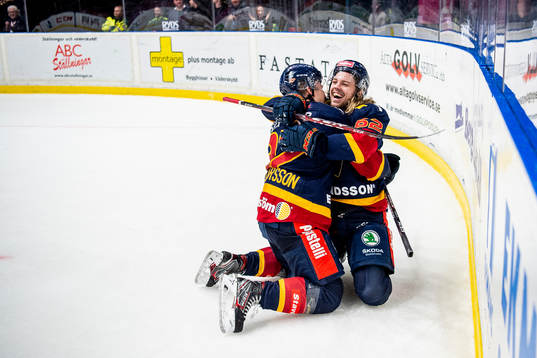Djurgårdens Manuel Ågren (h) jublar