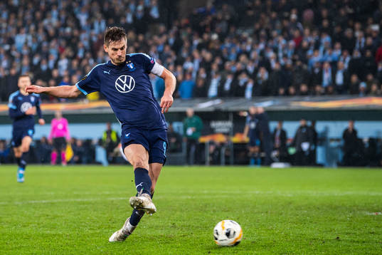 Markus Rosenberg of Malmö FF scores 4-3