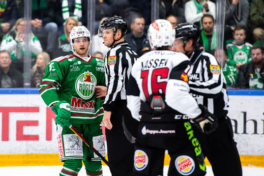 Rögles Simon Ryfors och Malmö Redhawks Matias Lassen