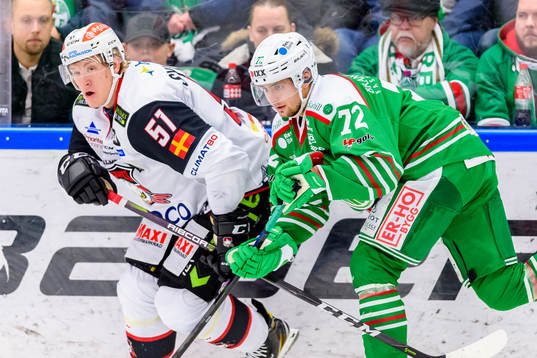 Malmö Redhawks Emil Sylvegård och Rögles Daniel Zaar