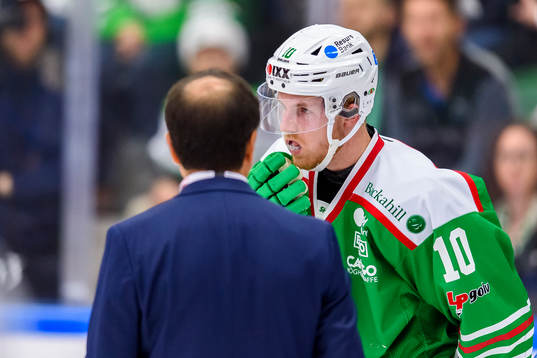 Rögles Nick Sörensen  har ont