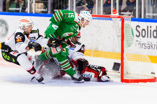 Rögles Simon Ryfors  gör 4-3 i förlängningen