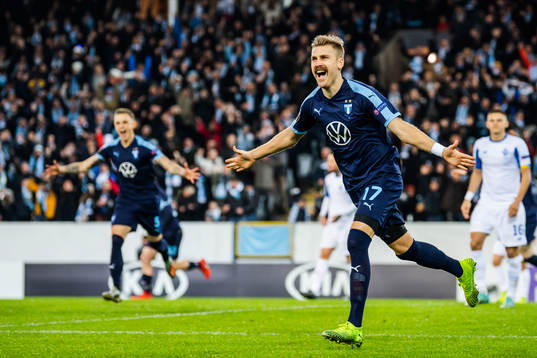 Rasmus Bengtsson of Malmö FF celebrates