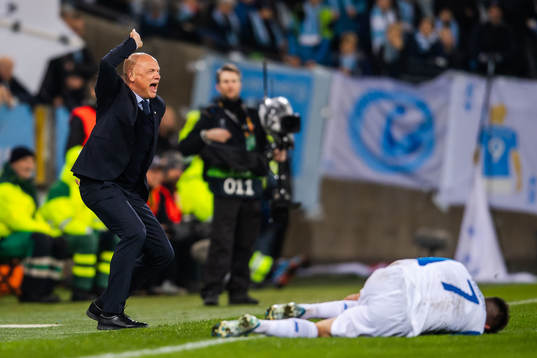 Uwe Rösler, head coach of Malmö FF reacts