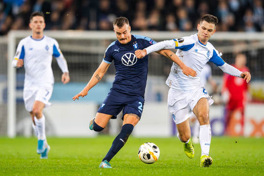Eric Larsson of Malmö FF and Volodymyr Shepeliev of Dynamo