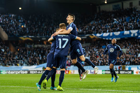 Markus Rosenberg celebrate with Rasmus Bengtsson of Malmö
