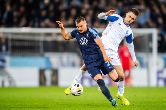 Eric Larsson of Malmö FF and Volodymyr Shepeliev of Dynamo