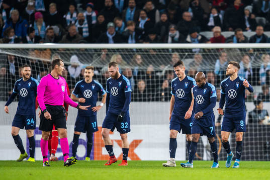 Markus Rosenberg of Malmö FF look dejected with teammates