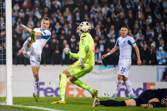 Tomasz Kedziora of Dynamo Kiev saves