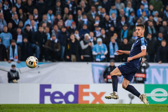 Markus Rosenberg of Malmö FF scores 4-3