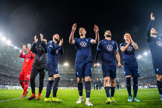 Markus Rosenberg of Malmö FF celebrate with teammates