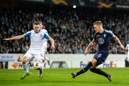 Tomasz Kedziora of Dynamo Kiev and Sören Rieks of Malmö FF