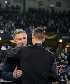 Frank Baumann when Markus Rosenberg of Malmö FF is honored