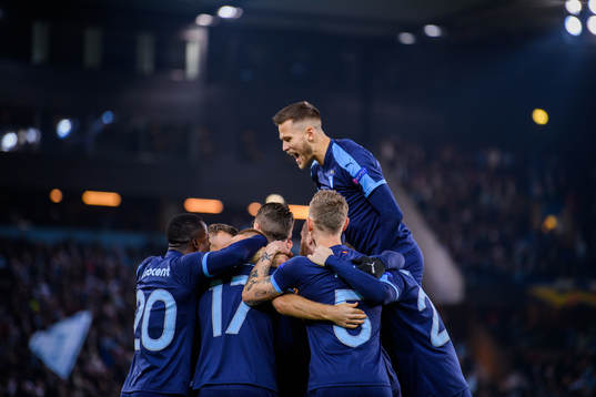 Rasmus Bengtsson of Malmö FF celebrates with team mates