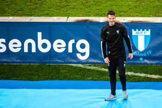 Markus Rosenberg of Malmö FF is honored