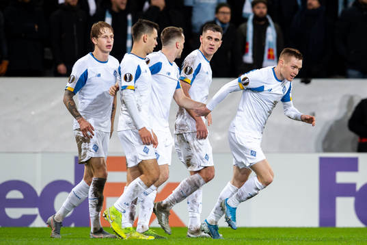 Viktor Tsyganov of Dynamo Kiev celebrate with teamamtes