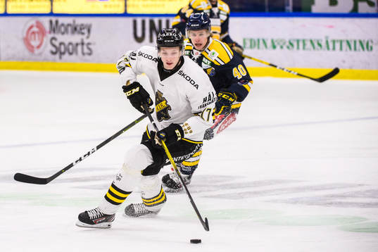 s Jacob Svensson och Södertäljes Gustav Lindberg