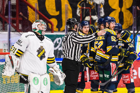 s målvakt Edvin Olofsson deppar