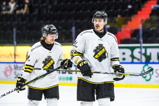 s Oskar Drugge och Robin Jacobsson deppar