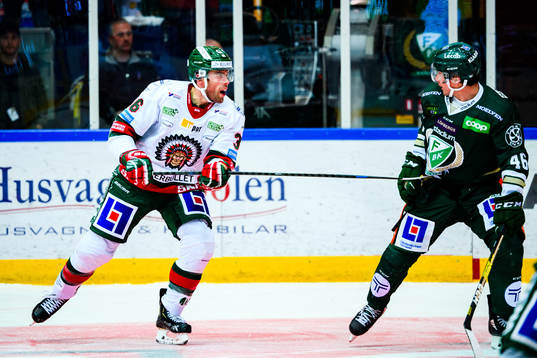 Frölundas Brandon Gormley och Färjestads Michael Latta