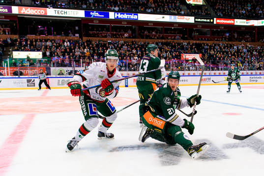 Frölundas Jacob Peterson och Färjestads Oskar Bäck