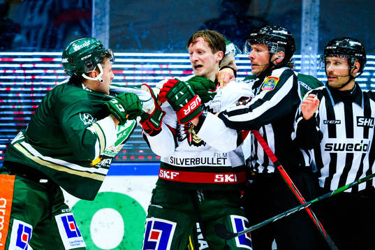 Färjestads Johan Ivarsson och Frölundas David Printz i
