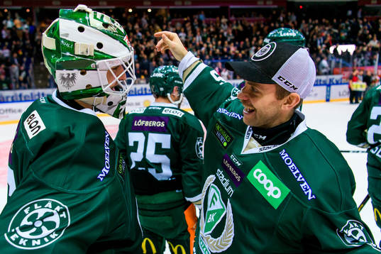 Färjestads målvakt Arvid Holm och målvakt Markus