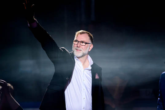 Färjestads Peter Nordström får sin tröja hissad