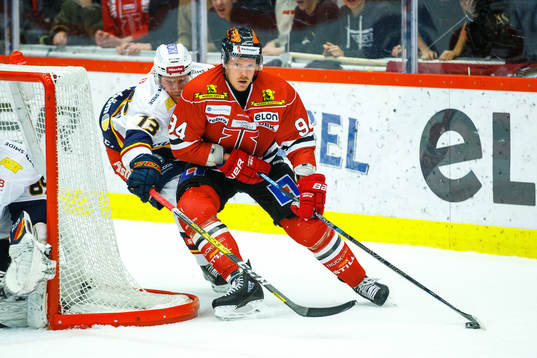 Örebros Ryan Stoa och Djurgårdens Kalle Östman
