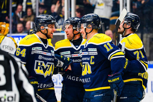 s spelar jublar med Simon Önerud