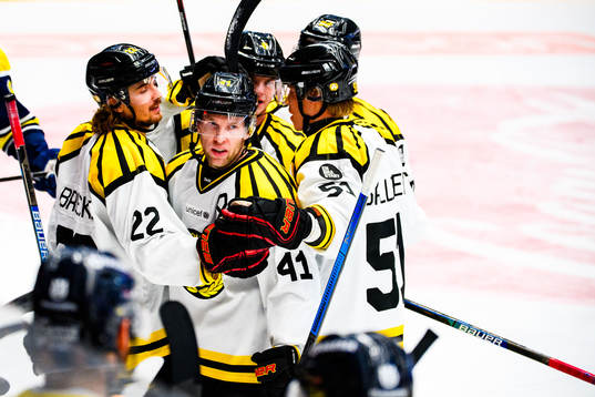 Brynäs Greg Scott jublar