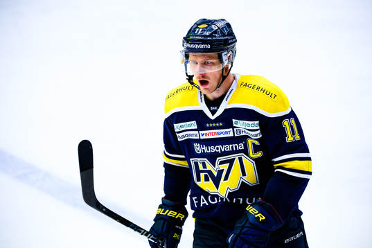 s Simon Önerud jublar