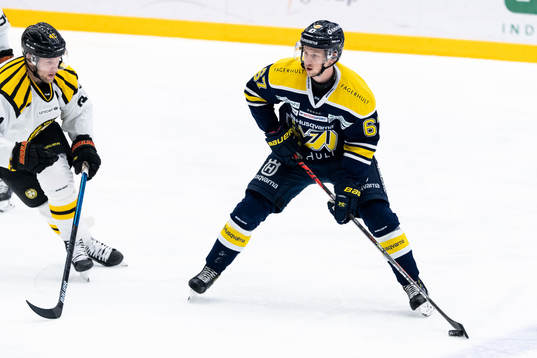 s Christoffer Törngren och Brynäs Greg Scott