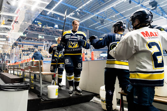 s Didrik Strömberg lämnar isen