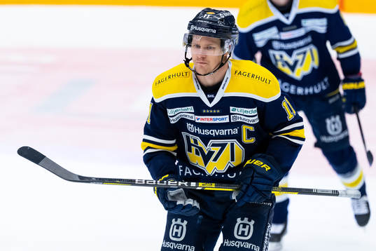 s Simon Önerud jublar