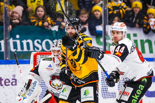 Skellefteås Tom Pyatt och Malmö Redhawks Jesper Jensen
