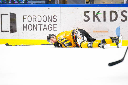 Skellefteås Philip Broberg har ont