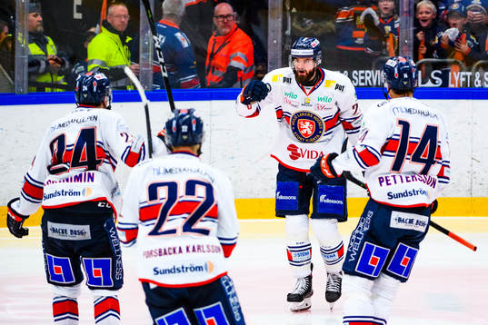 Växjös Roman Horak jublar