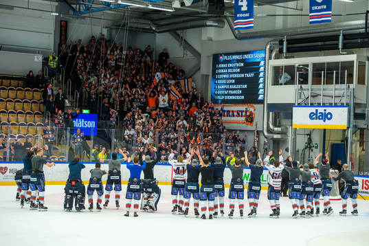 Växjös spelare jublar