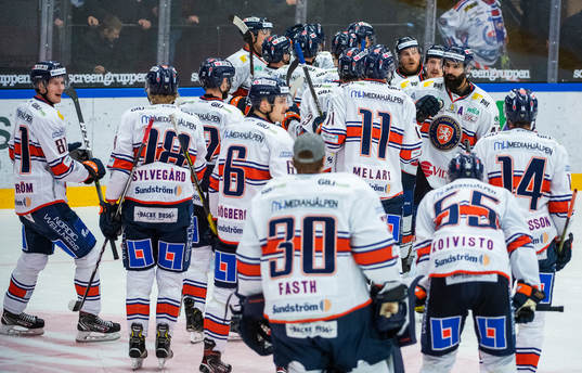 Växjös spelare jublar