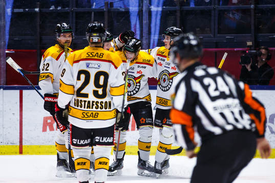 Luleås Oscar Engsund jublar