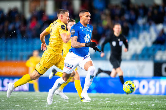 Marius Lode of Bodø/Glimt and Ruben Gabrielsen of Molde