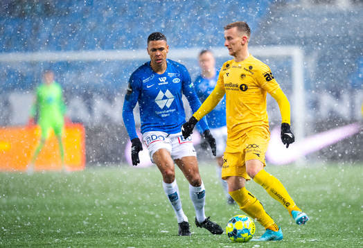 Mathis Bolly of Molde and Erlend Dahl Reitan of Bodø/Glimt