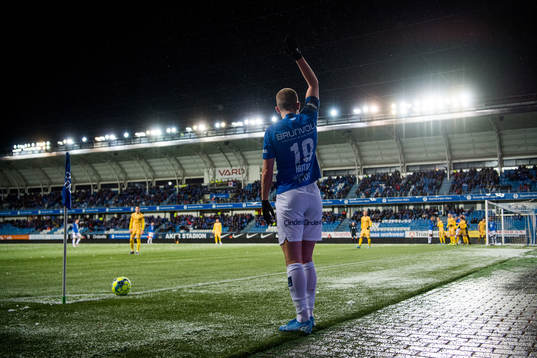 Eirik Hestad of Molde with a corner kick