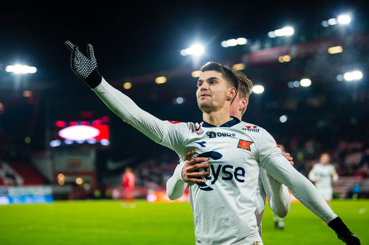 Ylldren Ibrahimaj of Viking celebrates