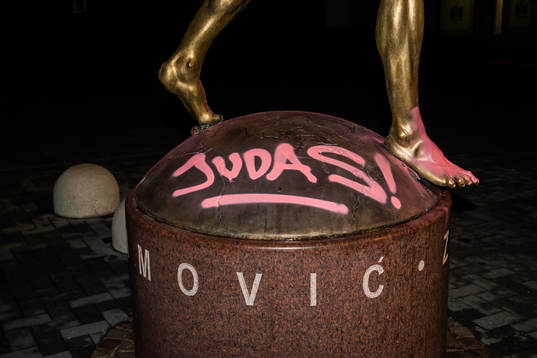 Bläddra bland fler bilder av Football, Statue of Zlatan Ibrahimovic vandalized