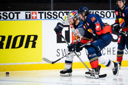 Frank Mauer of Red Bull Munich and Alexander Holtz of