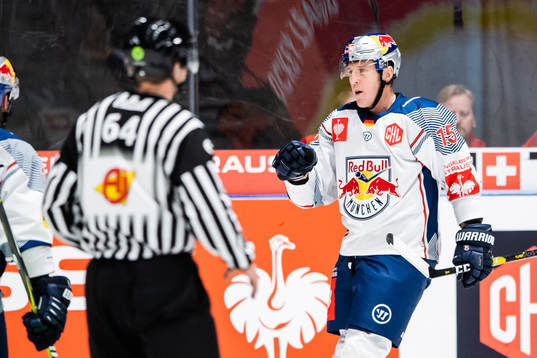 Jason Jaffray  of Red Bull Munich celebrates the 1-1 goal