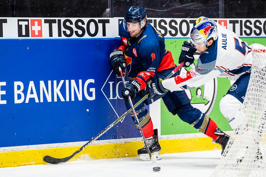 Anton Hedman of Djurgården and Keith Aulie  of Red Bull