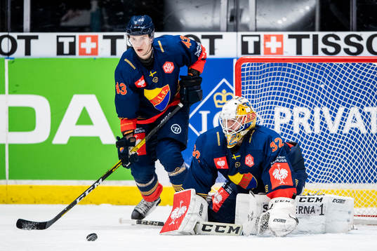 goalkeeper Karri Rämö and Tom Nilsson of Djurgården